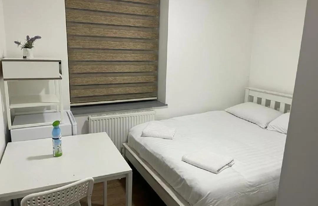 London Suite-1